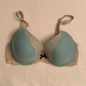 Victoria’s Secret 34D